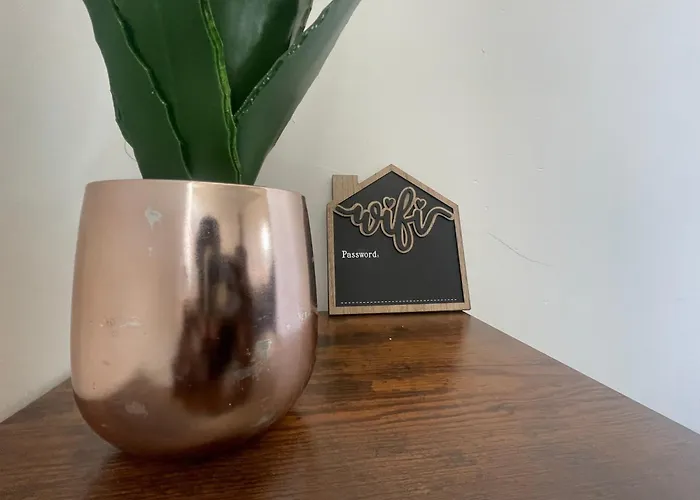 בית נופש Entire Place In Leeds Sleeps 6 לידס