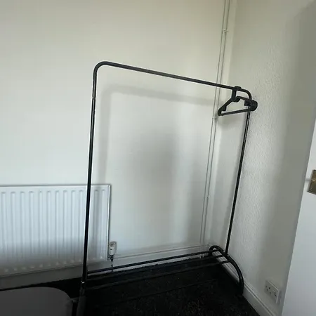 Entire Place In Leeds Sleeps 6 Holiday home