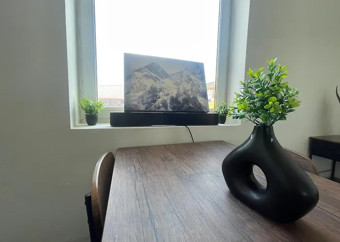 Entire Place In Leeds Sleeps 6 Hébergement de vacances *