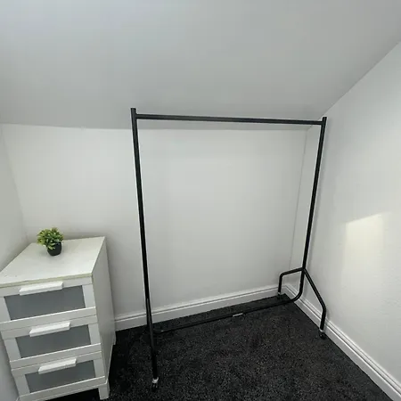 Entire Place In Leeds Sleeps 6 Leeds