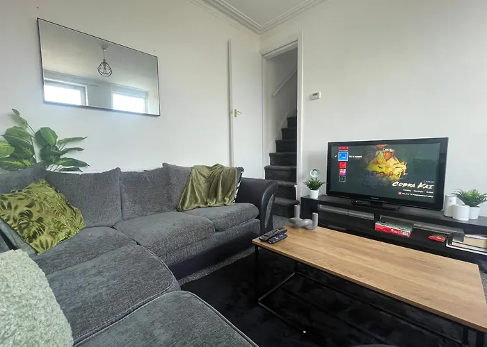 Holiday home Entire Place In Leeds Sleeps 6